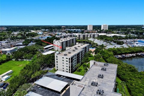 Condo in South Pasadena, Florida, 2 bedrooms  № 2314885 - photo 28
