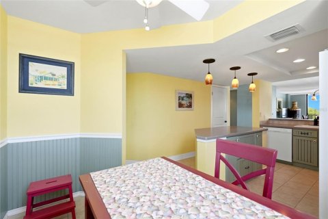 Condo in South Pasadena, Florida, 2 bedrooms  № 2314885 - photo 14