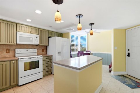Condo in South Pasadena, Florida, 2 bedrooms  № 2314885 - photo 13