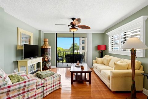 Condo in South Pasadena, Florida, 2 bedrooms  № 2314885 - photo 4