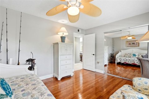 Condo in South Pasadena, Florida, 2 bedrooms  № 2314885 - photo 15