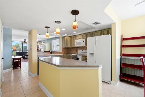 Condo in South Pasadena, Florida, 2 bedrooms  № 2314885 - photo 2