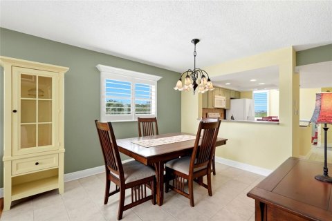 Condo in South Pasadena, Florida, 2 bedrooms  № 2314885 - photo 6