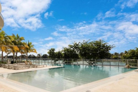 Condominio en alquiler en Miami Beach, Florida, 2 dormitorios, 88.44 m2 № 1947599 - foto 17