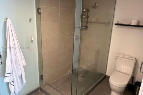 Condominio en alquiler en Miami Beach, Florida, 2 dormitorios, 88.44 m2 № 1947599 - foto 9
