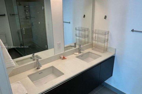 Condominio en alquiler en Miami Beach, Florida, 2 dormitorios, 88.44 m2 № 1947599 - foto 8