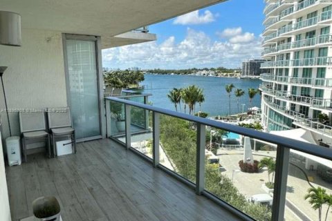 Condominio en alquiler en Miami Beach, Florida, 2 dormitorios, 88.44 m2 № 1947599 - foto 4