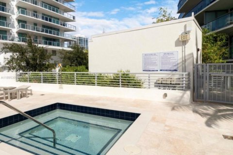 Condominio en alquiler en Miami Beach, Florida, 2 dormitorios, 88.44 m2 № 1947599 - foto 16