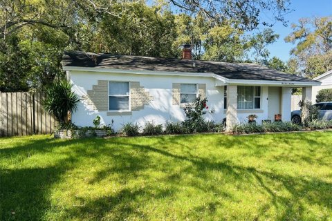 House in Lakeland, Florida 2 bedrooms, 113.25 sq.m. № 1907165 - photo 1