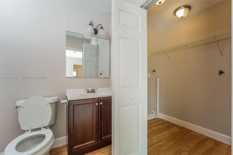 House in North Lauderdale, Florida 3 bedrooms, 122.26 sq.m. № 1996486 - photo 12