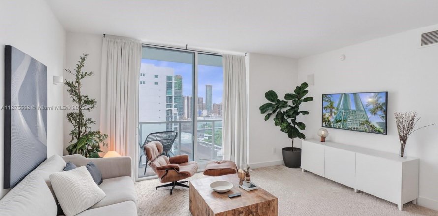 Condo in Miami, Florida, 1 bedroom  № 1979023