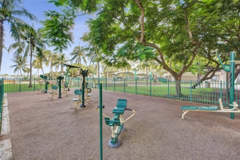 Condo in Miami, Florida, 1 bedroom  № 1979023 - photo 30