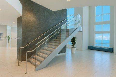 Condo in Miami, Florida, 1 bedroom  № 1979023 - photo 14