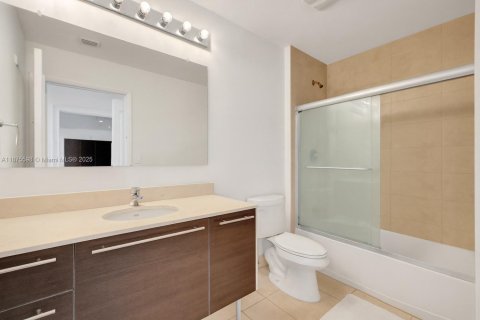 Condo in Miami, Florida, 1 bedroom  № 1979023 - photo 8