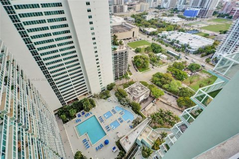 Condo in Miami, Florida, 1 bedroom  № 1979023 - photo 19