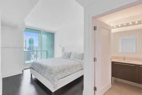 Condo in Miami, Florida, 1 bedroom  № 1979023 - photo 3