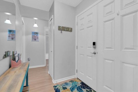 Condo in Tarpon Springs, Florida, 2 bedrooms  № 1913241 - photo 4