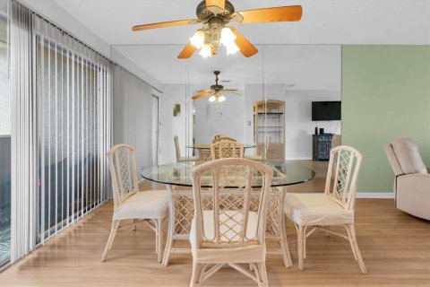 Condo in Tarpon Springs, Florida, 2 bedrooms  № 1913241 - photo 14