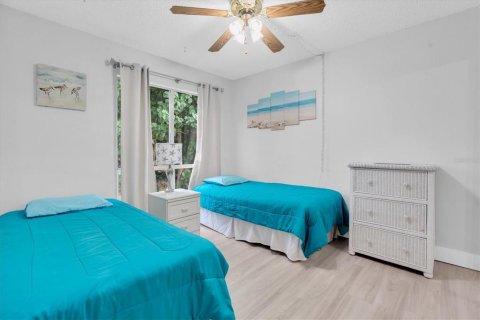 Condo in Tarpon Springs, Florida, 2 bedrooms  № 1913241 - photo 19