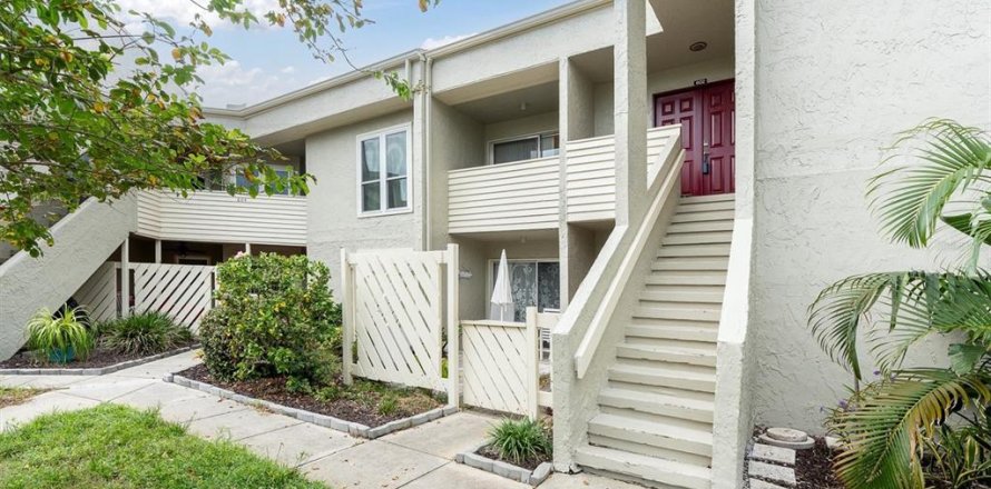 Condo in Tarpon Springs, Florida, 2 bedrooms № 1913241