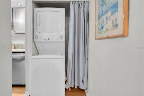 Condo in Tarpon Springs, Florida, 2 bedrooms  № 1913241 - photo 24