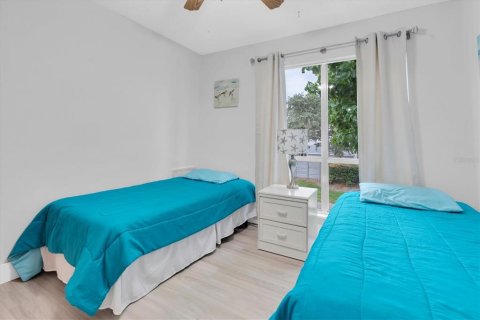 Condo in Tarpon Springs, Florida, 2 bedrooms  № 1913241 - photo 20