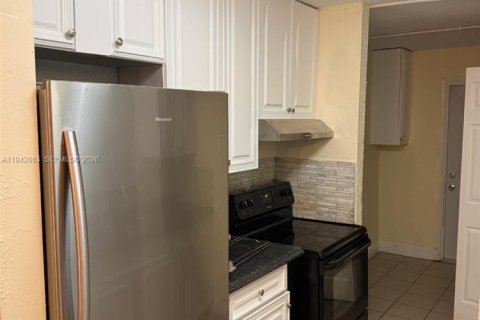 Villa ou maison à louer à Boynton Beach, Floride: 4 chambres, 117.06 m2 № 1999021 - photo 7