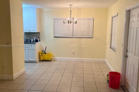 Villa ou maison à louer à Boynton Beach, Floride: 4 chambres, 117.06 m2 № 1999021 - photo 9