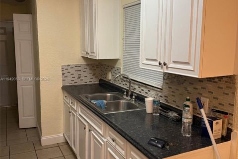 Villa ou maison à louer à Boynton Beach, Floride: 4 chambres, 117.06 m2 № 1999021 - photo 8