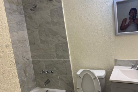 Villa ou maison à louer à Boynton Beach, Floride: 4 chambres, 117.06 m2 № 1999021 - photo 5