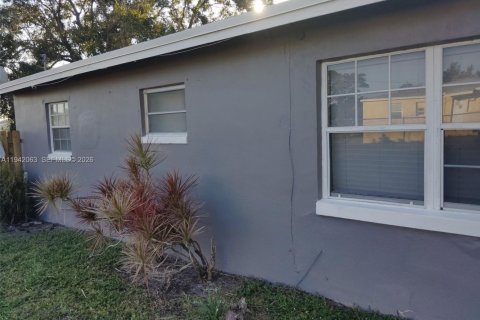 Villa ou maison à louer à Boynton Beach, Floride: 4 chambres, 117.06 m2 № 1999021 - photo 11