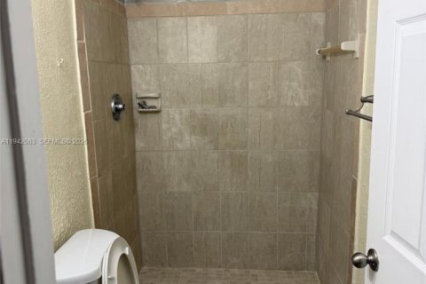 Villa ou maison à louer à Boynton Beach, Floride: 4 chambres, 117.06 m2 № 1999021 - photo 2