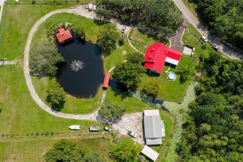 House in Land O' Lakes, Florida 3 bedrooms, 209.22 sq.m. № 2219672 - photo 17