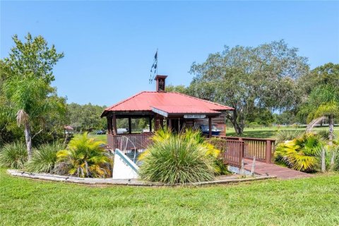 House in Land O' Lakes, Florida 3 bedrooms, 209.22 sq.m. № 2219672 - photo 8