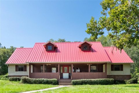 House in Land O' Lakes, Florida 3 bedrooms, 209.22 sq.m. № 2219672