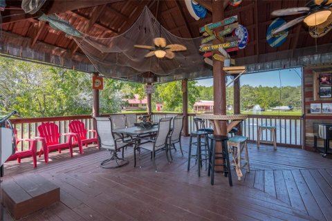 House in Land O' Lakes, Florida 3 bedrooms, 209.22 sq.m. № 2219672 - photo 9
