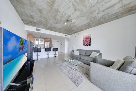 Condominio en venta en Miami, Florida, 1 dormitorio, 68.75 m2 № 1937844 - foto 5
