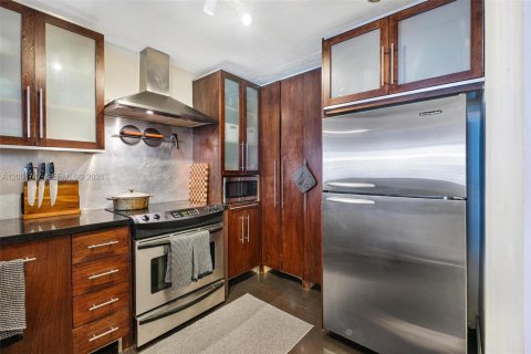 Condominio en venta en Miami, Florida, 1 dormitorio, 79.9 m2 № 2091266 - foto 11
