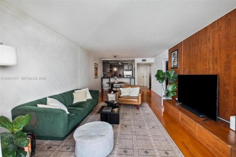 Condominio en venta en Miami, Florida, 1 dormitorio, 79.9 m2 № 2091266 - foto 2