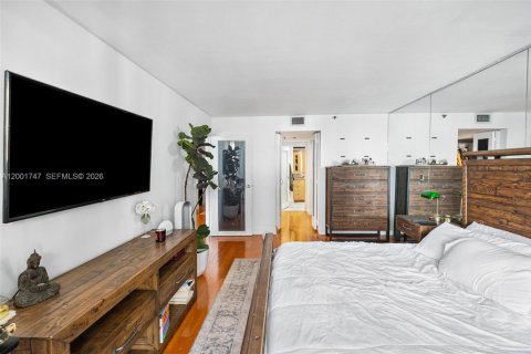 Condominio en venta en Miami, Florida, 1 dormitorio, 79.9 m2 № 2091266 - foto 15