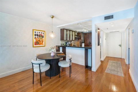 Condominio en venta en Miami, Florida, 1 dormitorio, 79.9 m2 № 2091266 - foto 9