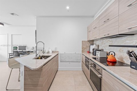 Снять в аренду кондоминиум в Майами, Флорида 2 спальни, 92.81м2, № 2173037 - фото 10