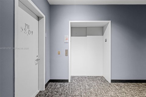 Снять в аренду кондоминиум в Майами, Флорида 2 спальни, 92.81м2, № 2173037 - фото 8
