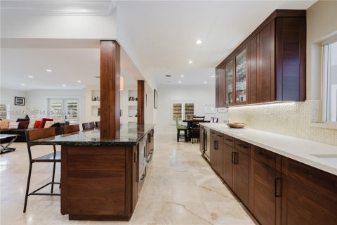 House in Pinecrest, Florida 5 bedrooms, 427.16 sq.m. № 1988052 - photo 20