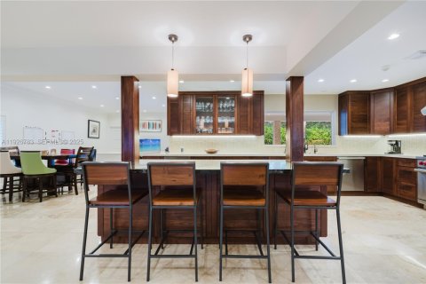 House in Pinecrest, Florida 5 bedrooms, 427.16 sq.m. № 1988052 - photo 10
