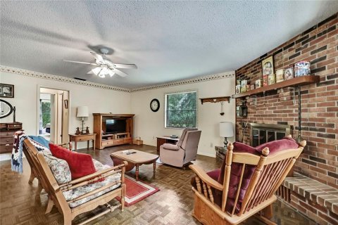 House in Brooksville, Florida 3 bedrooms, 155.89 sq.m. № 2111599 - photo 23