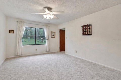 House in Brooksville, Florida 3 bedrooms, 155.89 sq.m. № 2111599 - photo 9