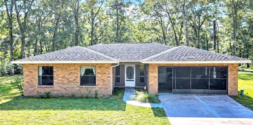 House in Brooksville, Florida 3 bedrooms, 155.89 sq.m. № 2111599