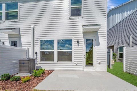 Townhouse in Apollo Beach, Florida 3 bedrooms, 164.72 sq.m. № 2220908 - photo 22