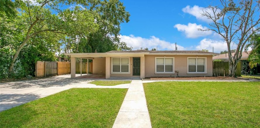 House in Lakeland, Florida 3 bedrooms, 181.07 sq.m. № 1743239
